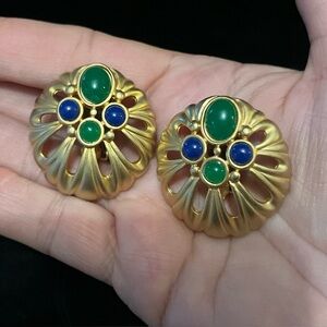 Large Goldtone Shelled Clip-on Blue Green Vintage Unsigned Jewelry Earrings